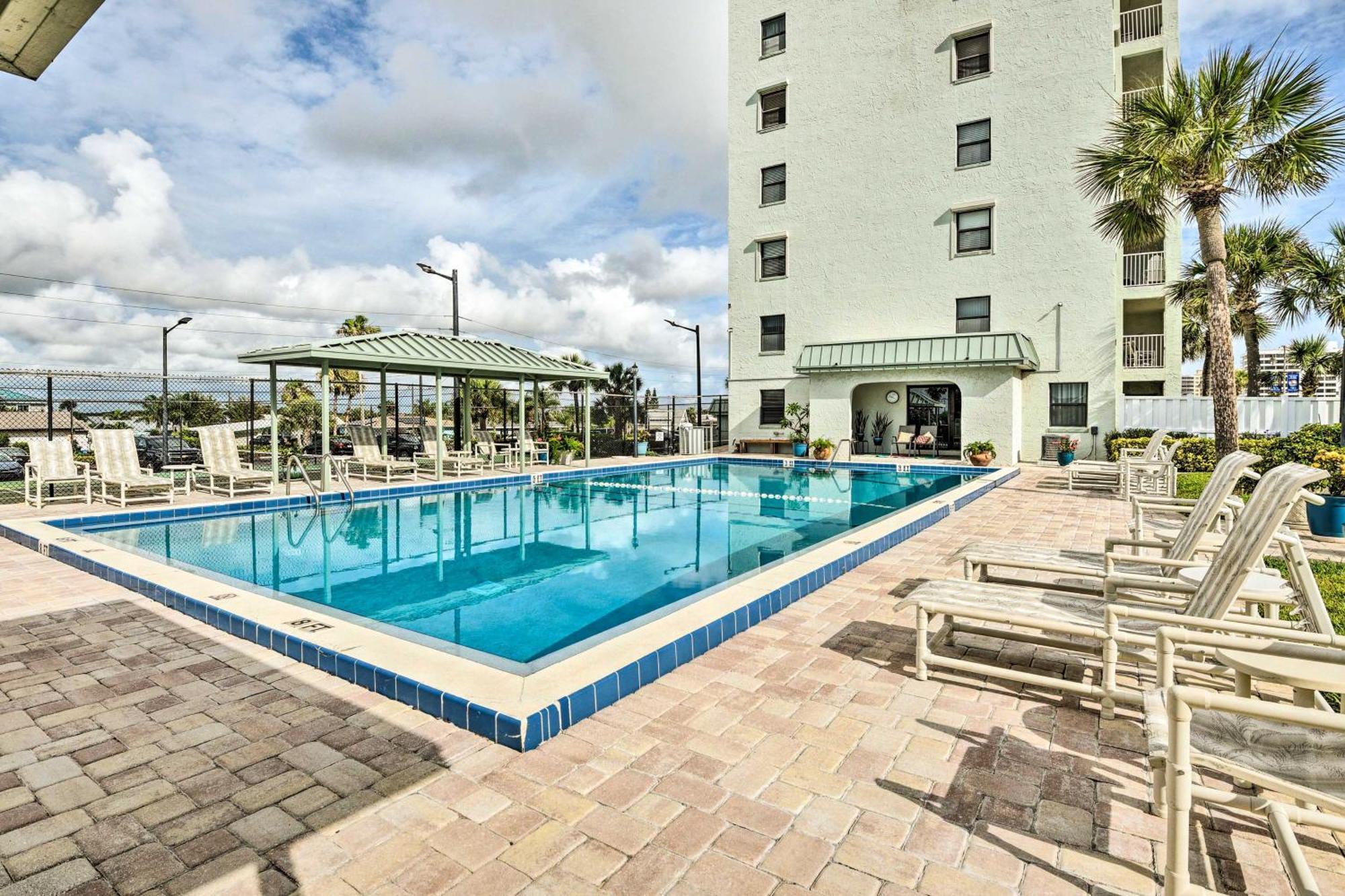 Daytona Condo With Community Pool, Walk To Beach! Daytona Beach Shores Exterior photo